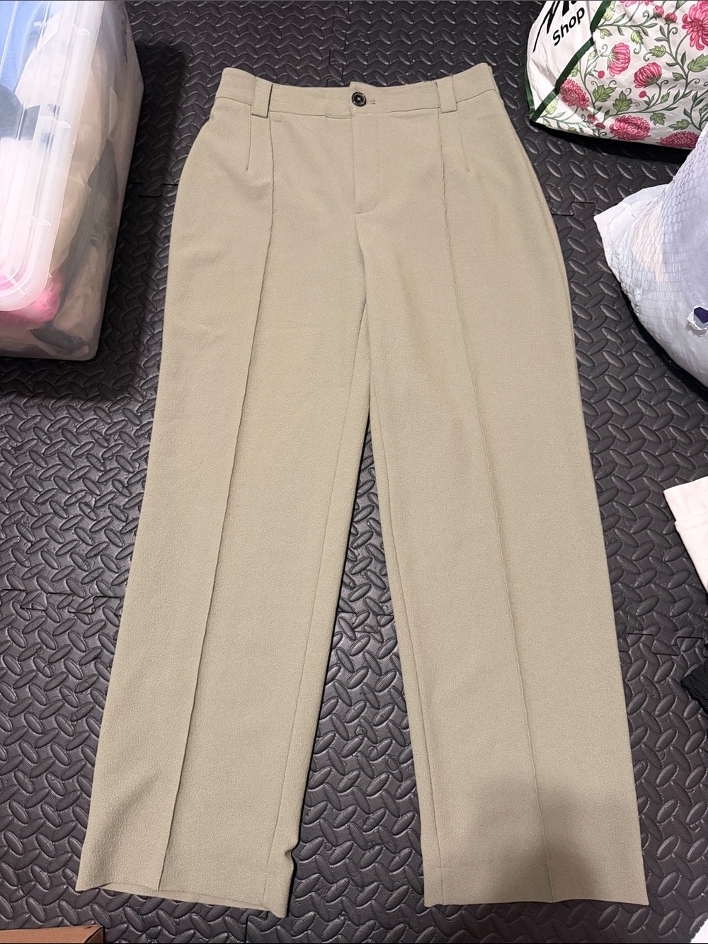 Women’s  Classic Pleated Dress Pants - green